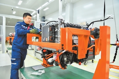 加“力”生產 向“質”而行 全省“萬人助萬企”活動中的“焦作實踐”——以普通機械設備安裝服務為例